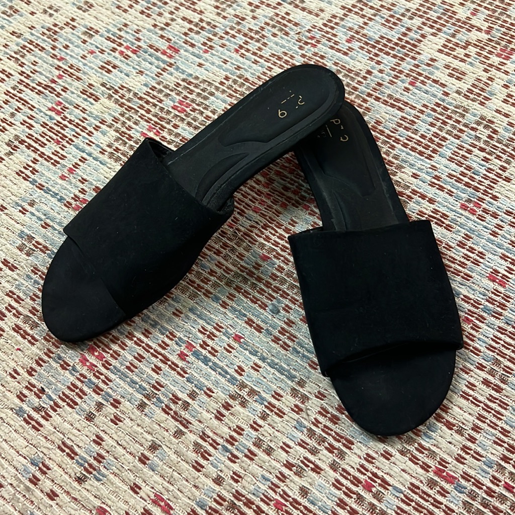 Black Slide Sandals  Brand Apt 9  Size 9